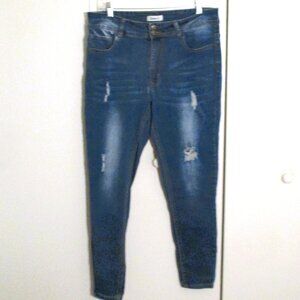 Between Us Womens Distressed Straight Leg  Strechy Jeans Size 18 Blue Denim